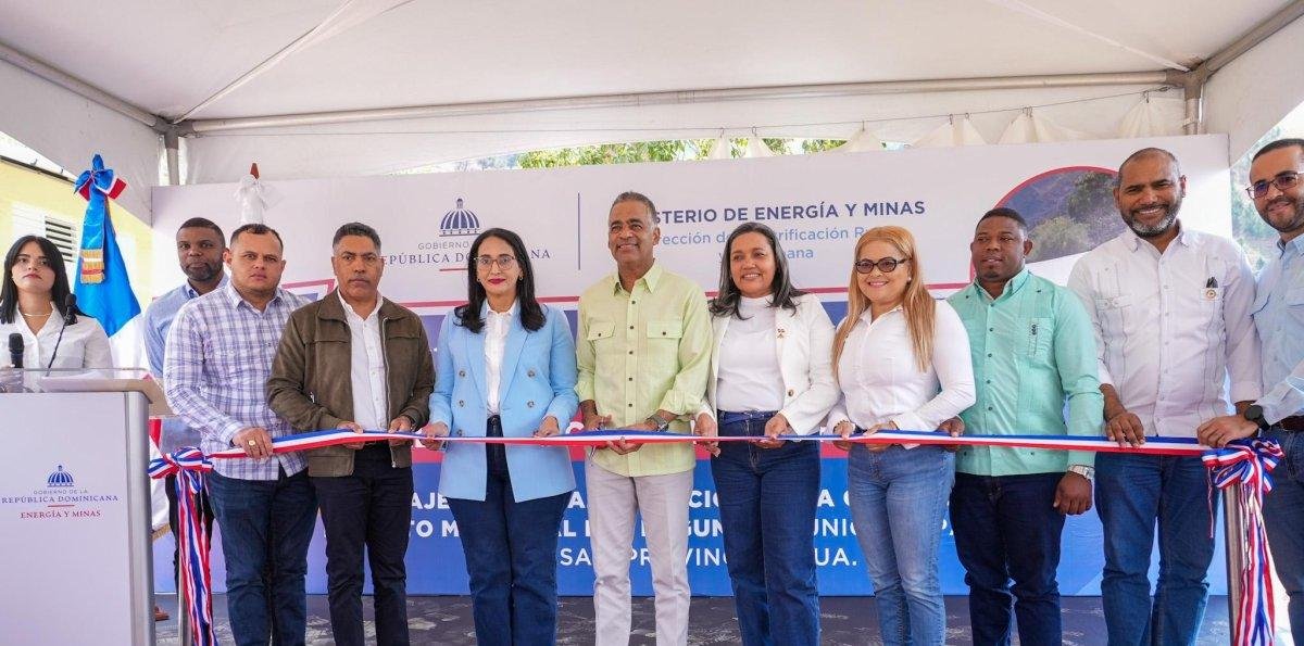 El Gramaso recibe electricidad : comunidad más alta de la cordillera Central deja atrás el aislamiento