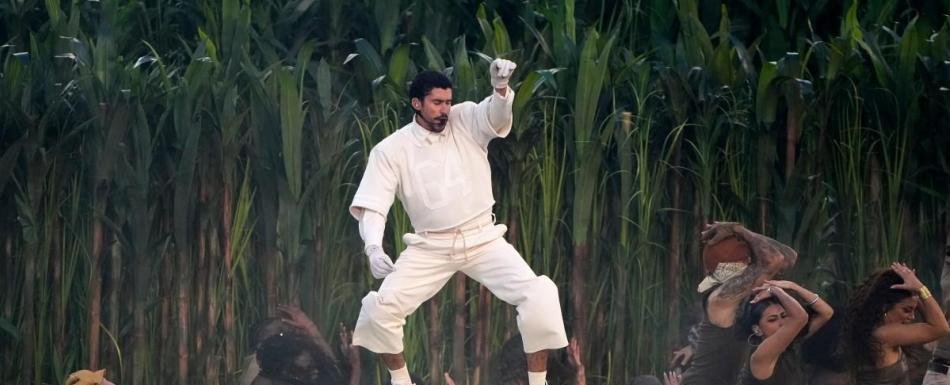 Bad Bunny monta la fiesta latina en el Super Bowl