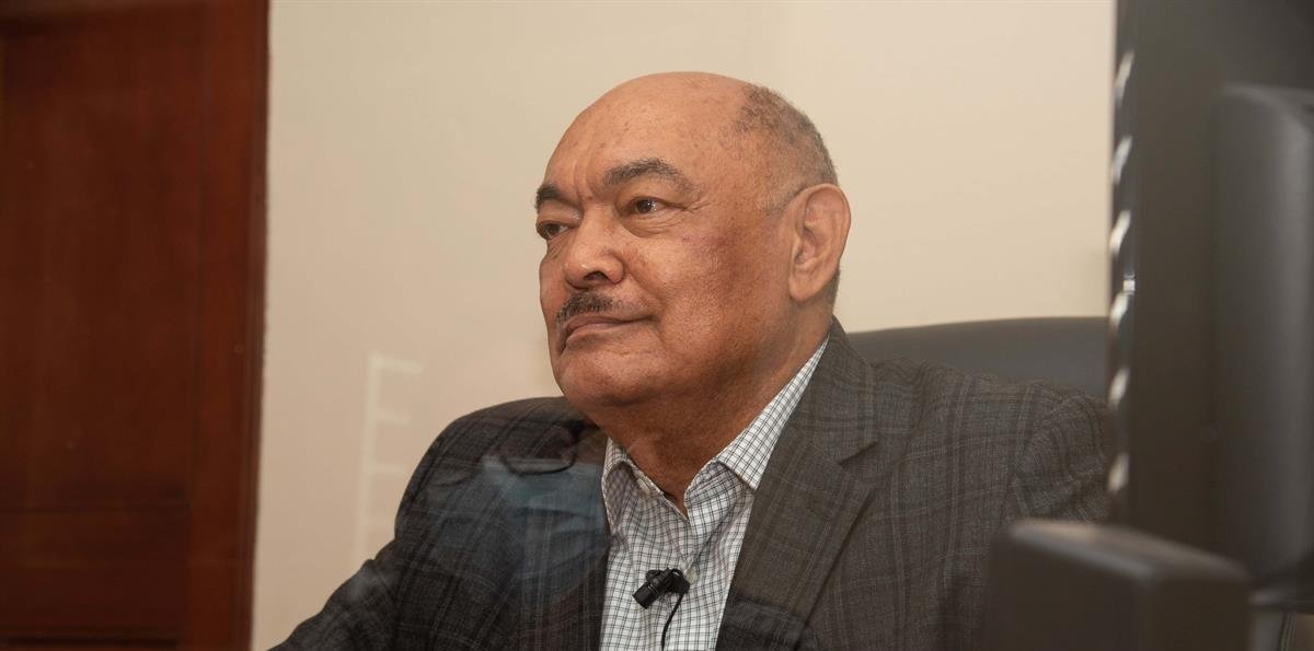 Adriano Espaillat lamenta fallecimiento del exsenador Ramón Alburquerque