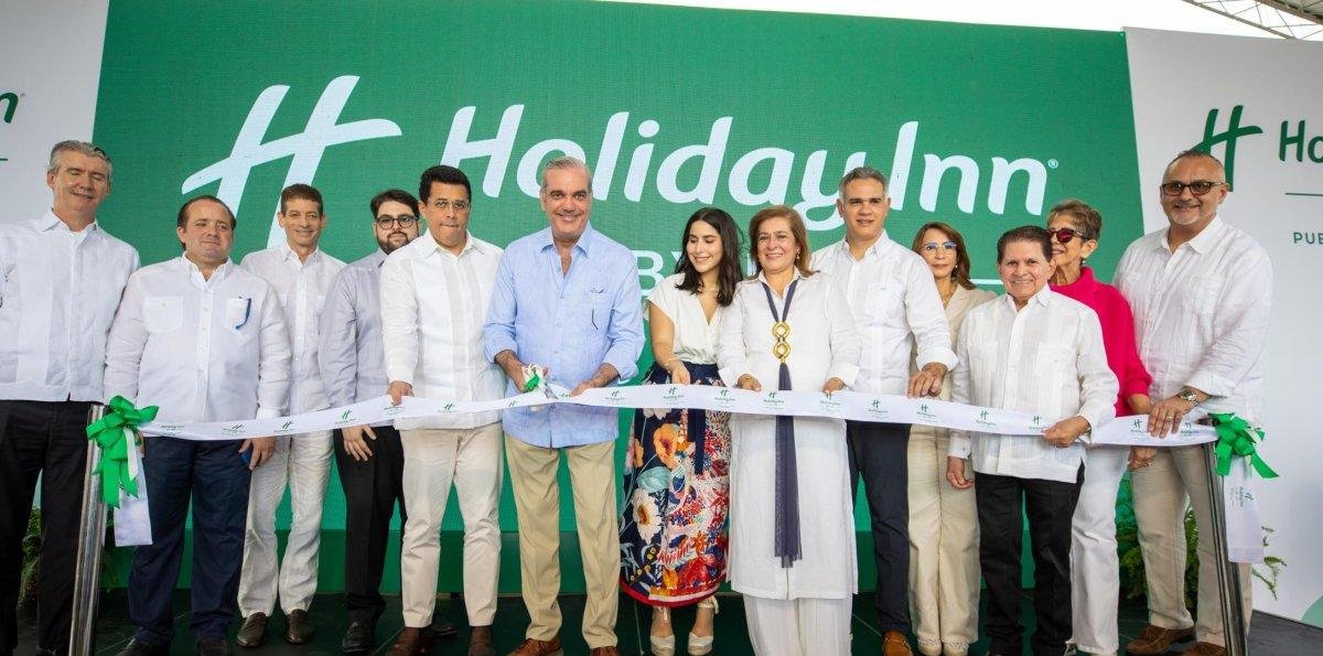 Luis Abinader inauguró varias obras en La Novia del Atlántico