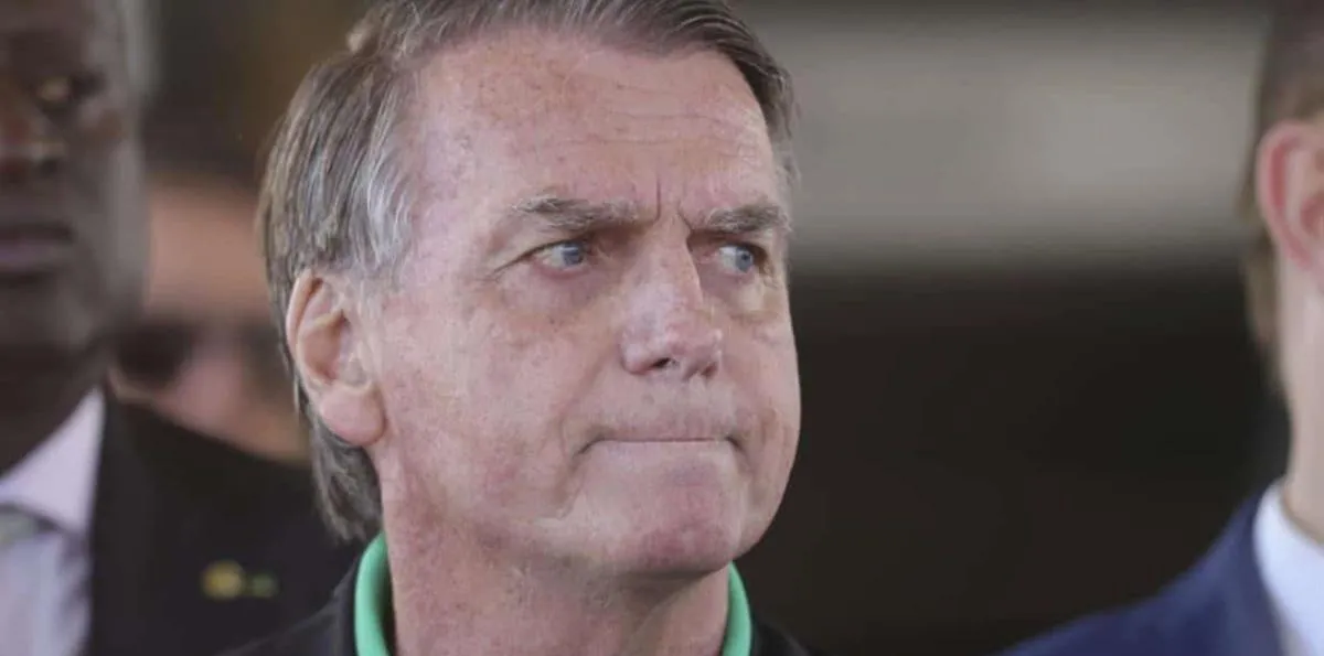 El expresidente brasileño Bolsonaro deja cuidados intensivos, dice su esposa