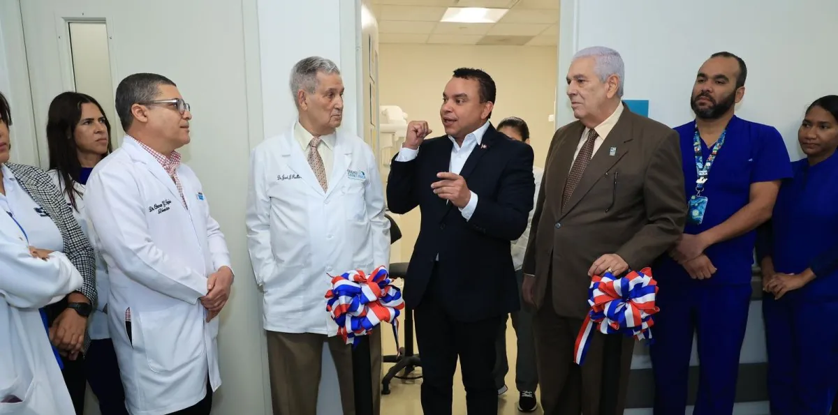 SNS fortalece atención de salud bucal con entrega de tomógrafos dentales y panorámicos en hospitales