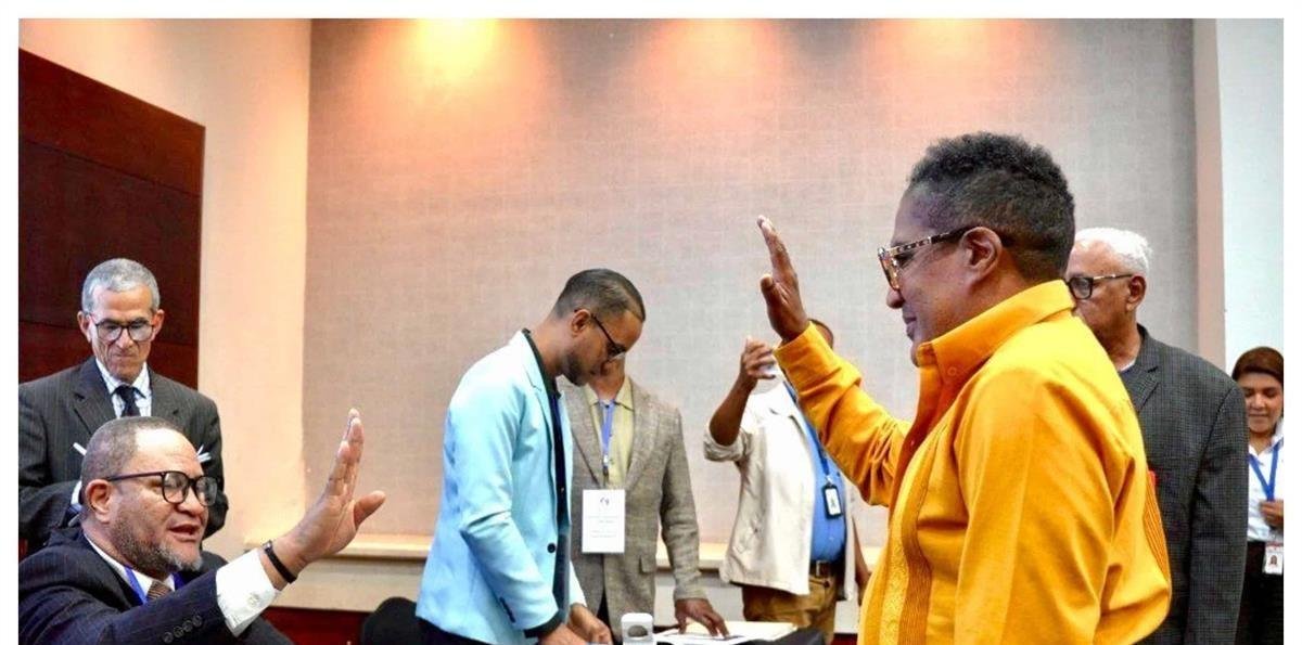 El merenguero Kinito Méndez es electo nuevo presidente de Sgacedom