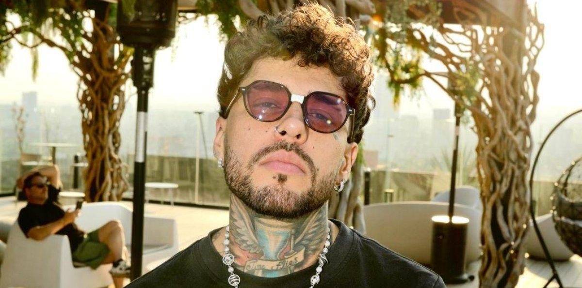 Dalex celebra el éxito de “Honguito” junto a Farruko