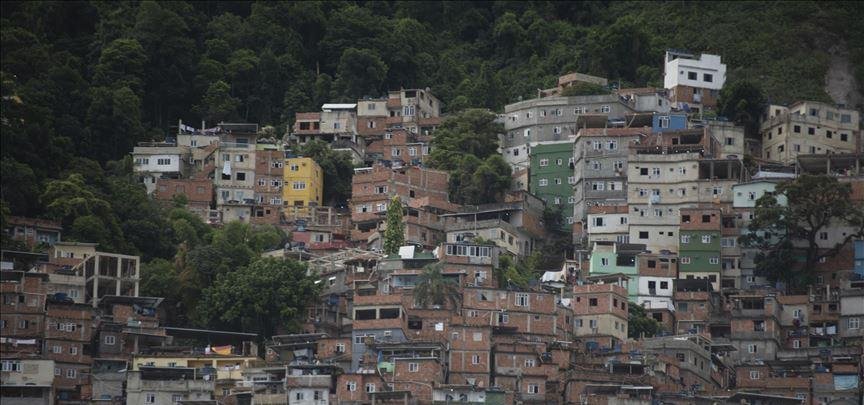 Hallan muertos a balazos y frente a iglesia a tres acusados de asesinar a una niña en Río de Janeiro