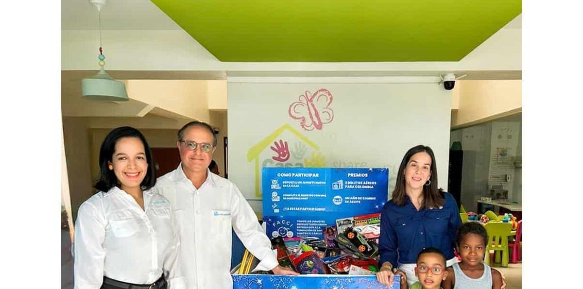 Auto Asesores entrega juguetes a la Facci