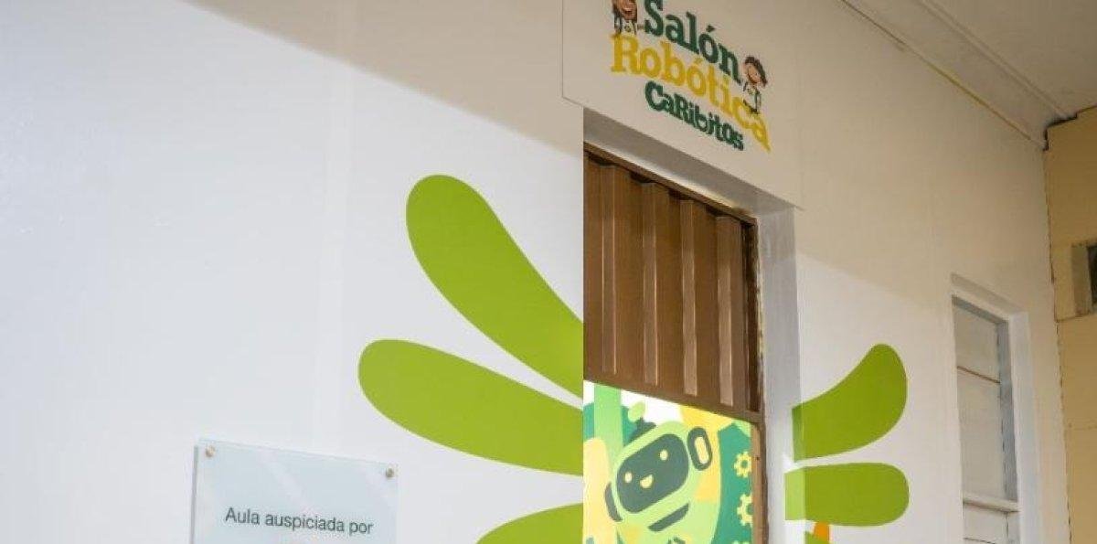 Banco Caribe dona Aula STEM a Acción Callejera