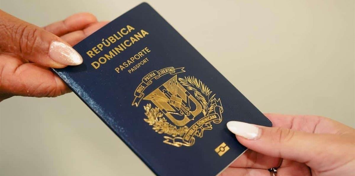 Solo el 25 % de la diáspora tiene pasaporte dominicano