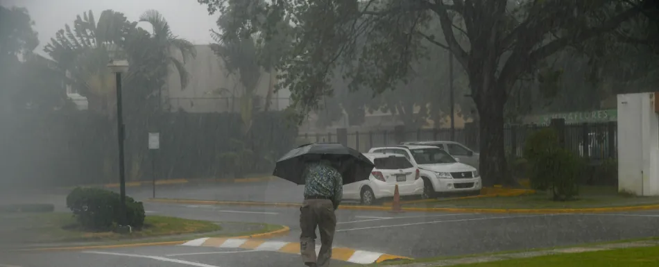 Prevén aguaceros para este jueves por vaguada y onda tropical