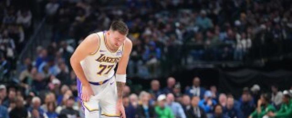 Luka Doncic encesta 33 puntos y los Lakers ganan