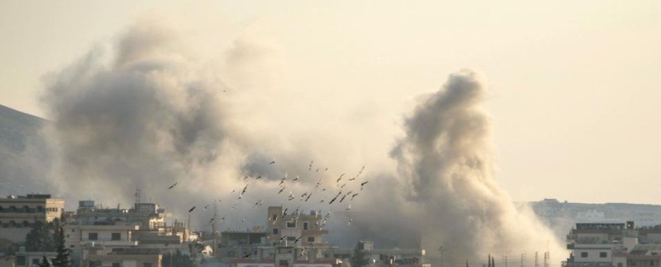 Alertan de riesgos sanitarios por posible lluvia ácida tras ataques a refinerías de petróleo en Irán