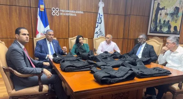 Nueva York dona 849 chalecos antibalas a la Rep. Dominicana