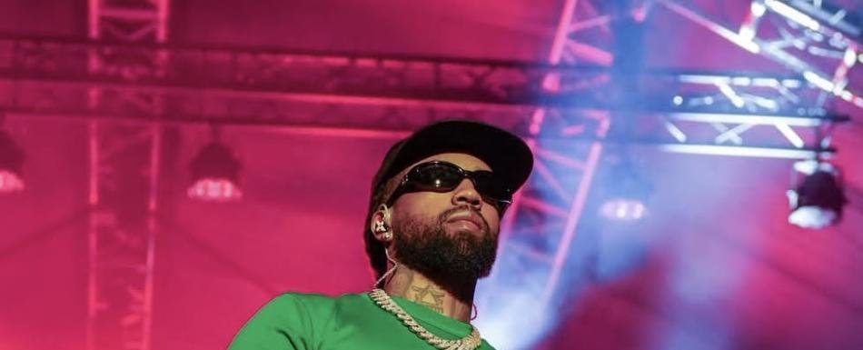 La salsa de Chiquito Team Band y la música urbana de Amenazzy contagian multitud del Carnaval Vegano