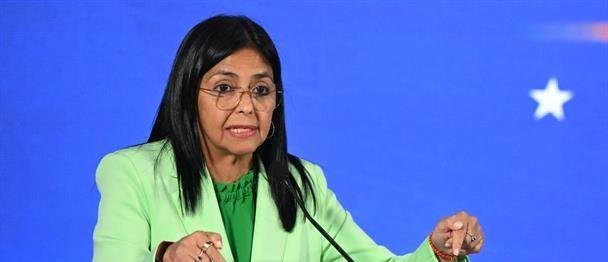 Presidenta venezolana cambia comandantes militares regionales tras caída de Maduro