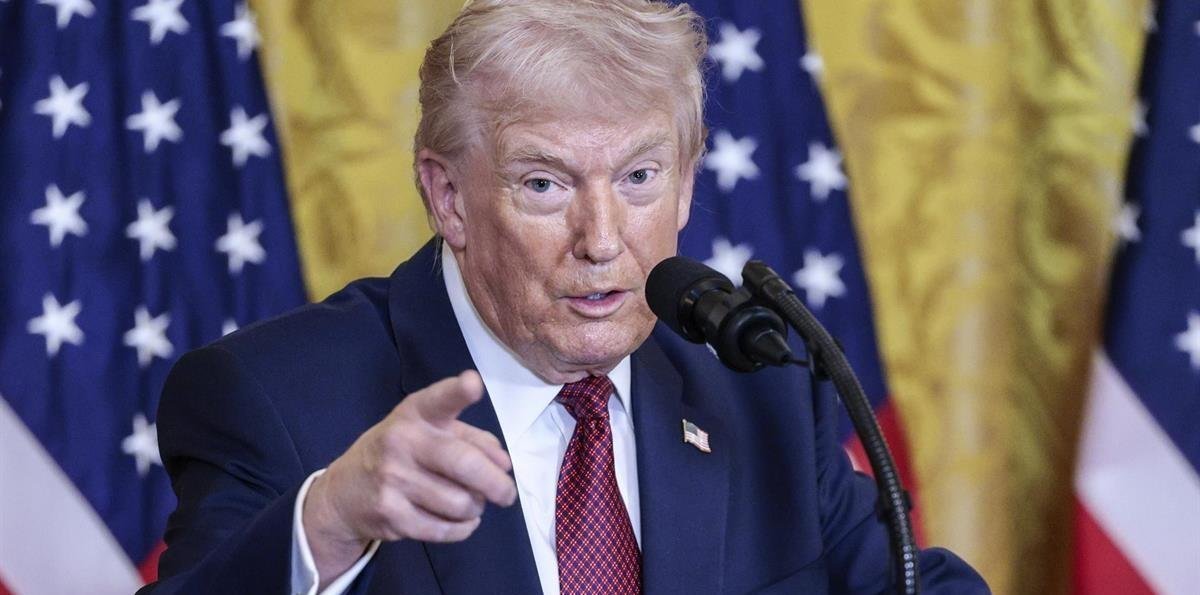 Trump ordena al Pentágono comprar electricidad a plantas de carbón