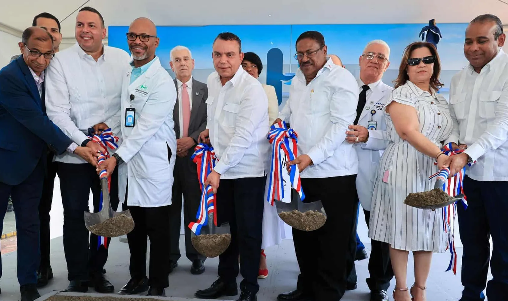 Gobierno anuncia inversión de mil millones en hospital Gautier