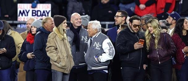 Gianni Infantino acude al Patriots-Chargers de la NFL