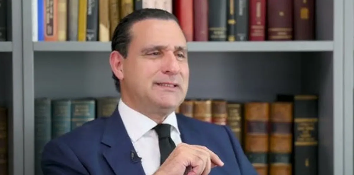 Finjus valora revocación de aumento a miembros