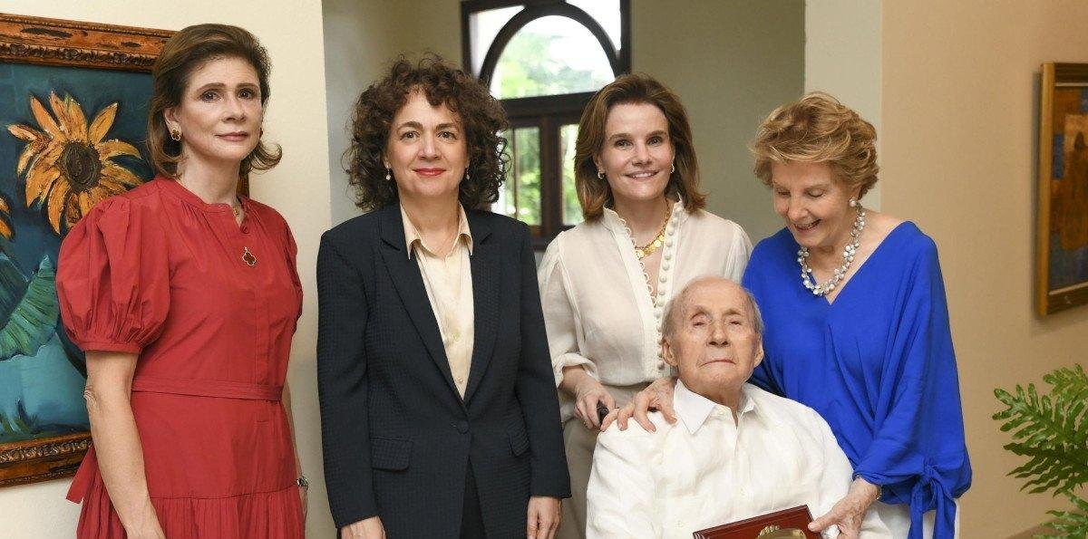 FINMIESP rinde homenaje a Manuel Rodríguez Maire