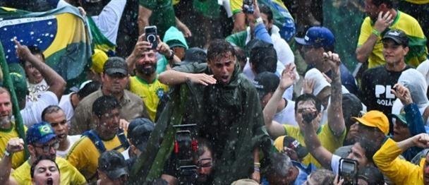 Ocho personas en condiciones inestables por rayo que cayó cerca de seguidores de Bolsonaro en Brasil