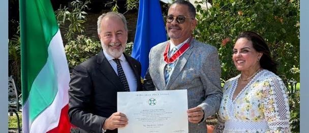 Arquímedes Cabrera recibe condecoración del gobierno Italiano