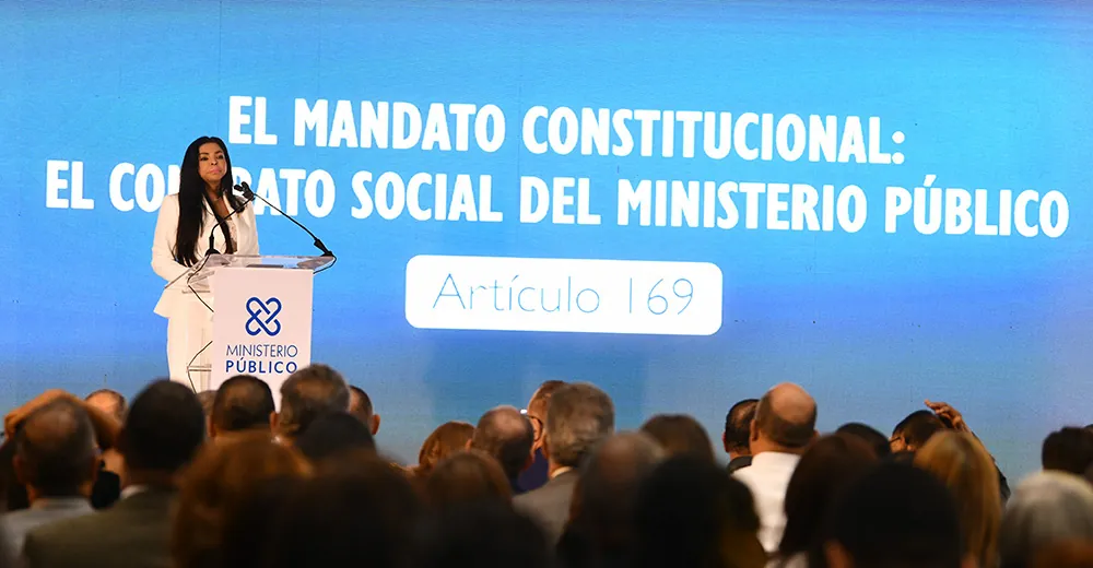 Yeni Berenice rinde cuentas de su primer año