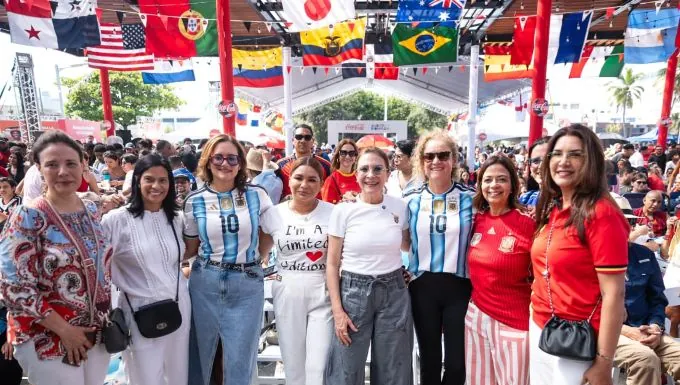 Miles presencian en el Malecón Deportivo final Mundial de FIFA