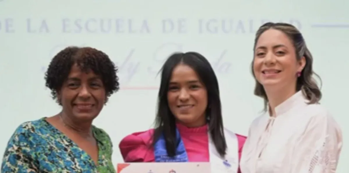 Escuela de Igualdad entrega diplomas