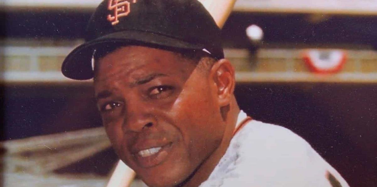 Willie Mays hizo sentir el poder de su bate