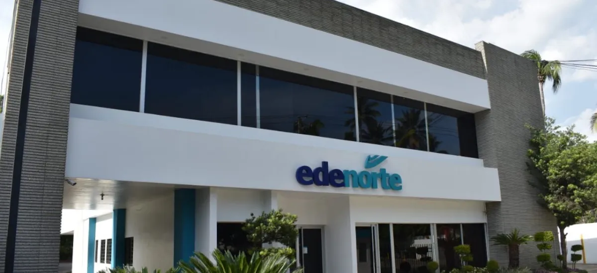 Accidentes de tránsito provocan millonarias pérdidas a Edenorte por daños a postes y redes eléctricas