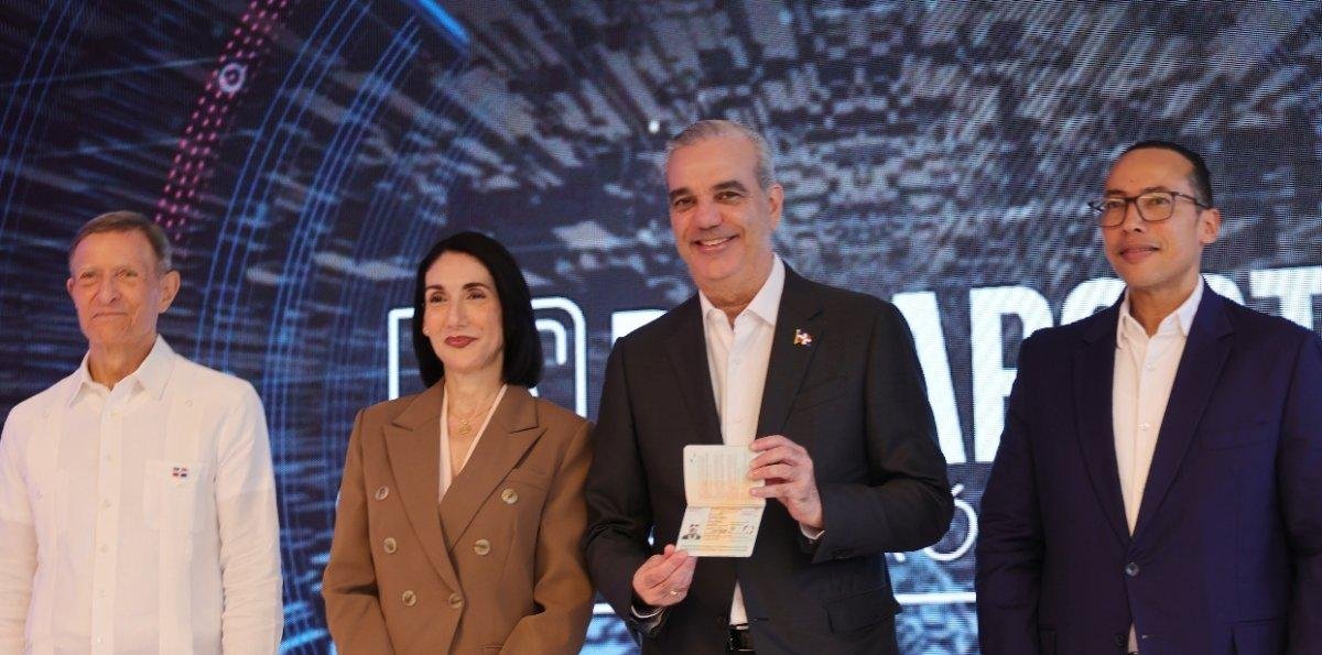 Gobierno inicia implementación nuevo pasaporte electrónico