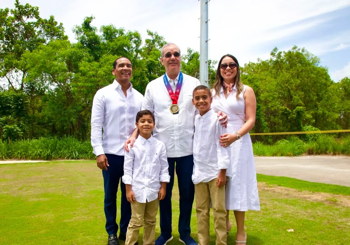 Reconocen a Abinader por su visión y aportes a los Juegos Centroamericanos y del Caribe Santo Domingo 2026