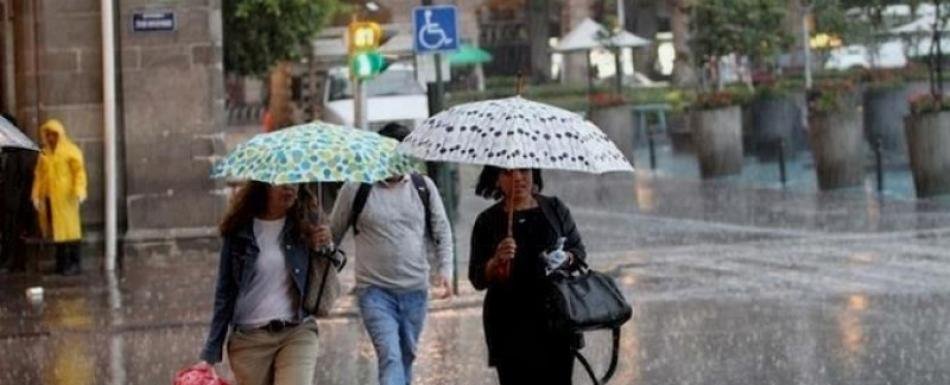 Último sábado de febrero con lluvias y temperatura calurosa