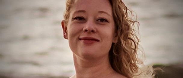 Mujer abatida por agente del ICE en Minéapolis acababa de dejar a su hijo de seis años en la escuela