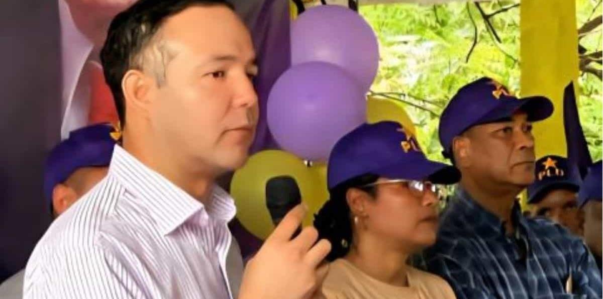 Johnny Pujols tilda de pésimo desempeño económico de RD