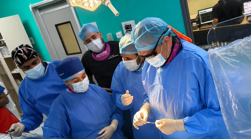 CEDIMAT realiza primera litotricia intravascular con balón
