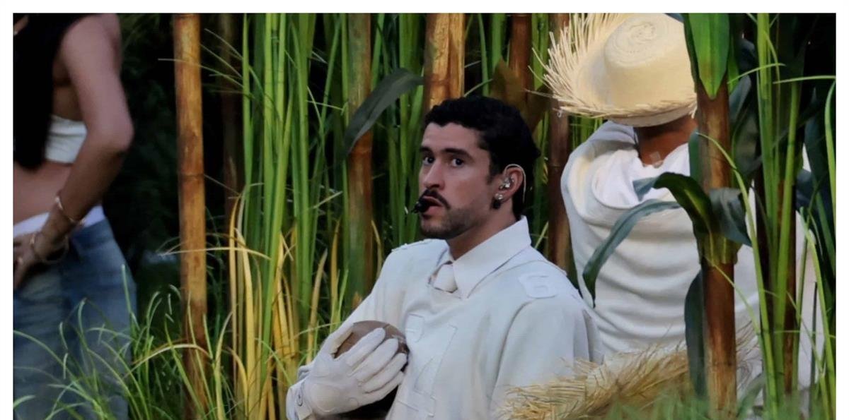 Estudiantes de cine de Intec participan en espectáculo de Medio Tiempo de Bad Bunny en el Super Bowl