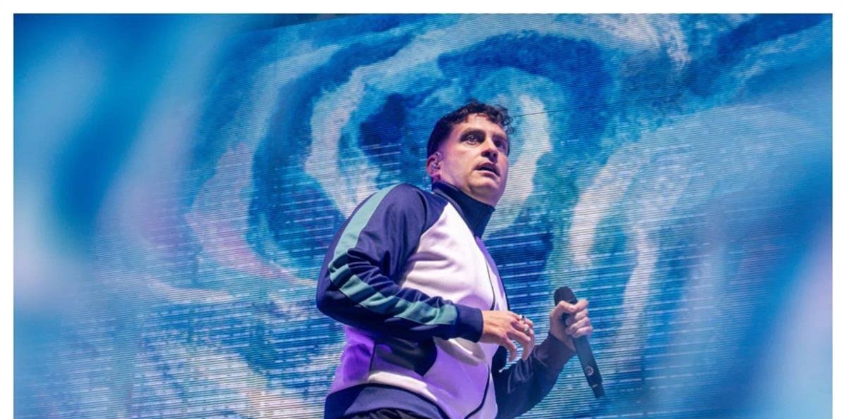 Video del momento en que el rapero español Delaossa cae desde 20 metros de altura en pleno concierto