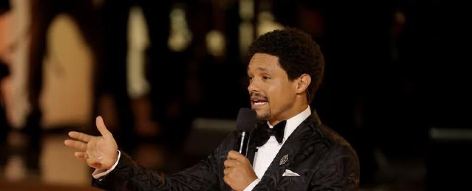 El presentador de los Grammy, Trevor Noah, ataca a Nicki Minaj y a Trump, provocando la ira del presidente