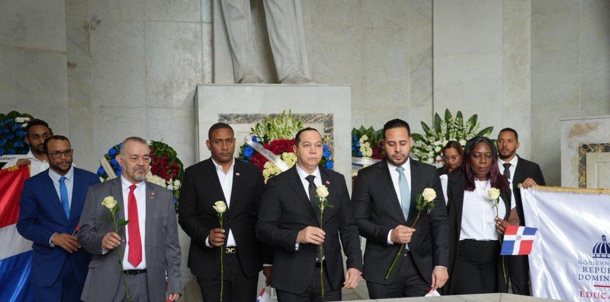 Jesús Andújar destaca atención a la salud mental del docente