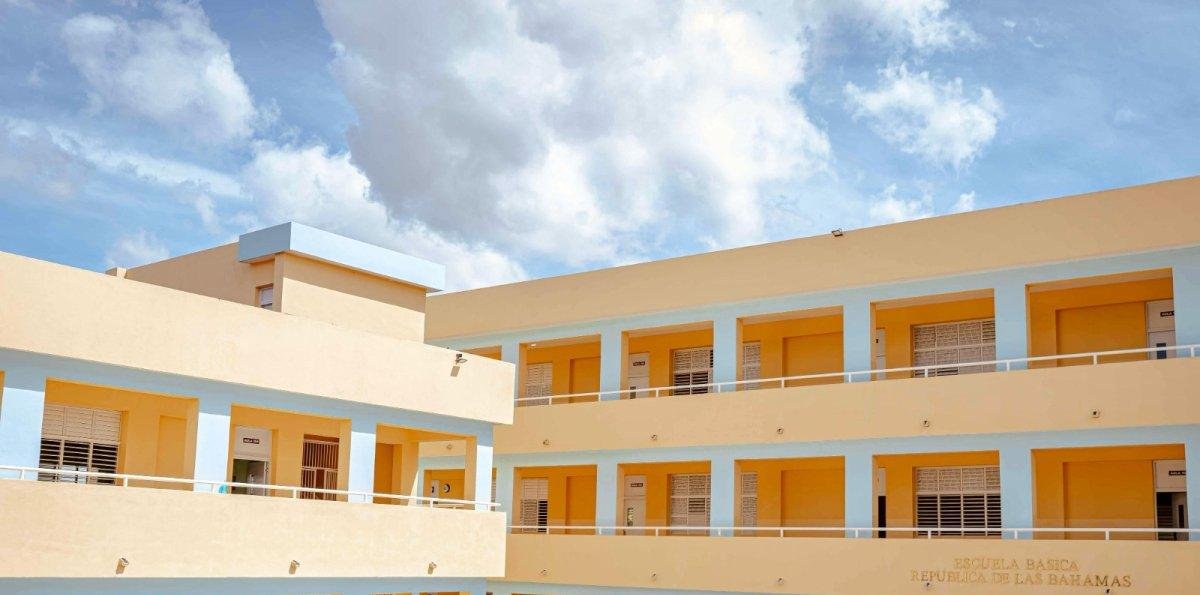 Comisionado explica verificación previa a pagos de mantenimiento escolar