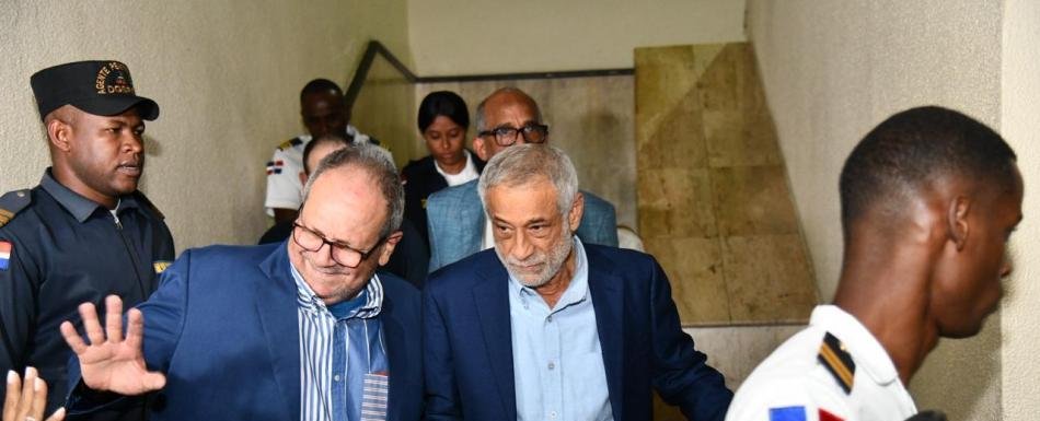 Presentación periódica e impedimento de salida para administradores de Barra Payán por presunto fraude