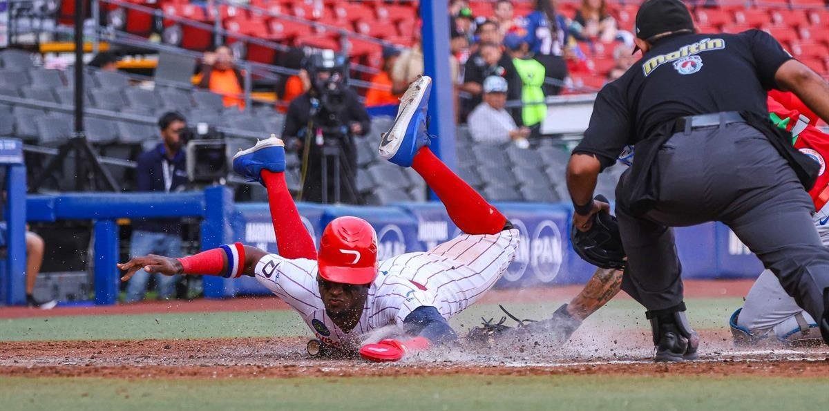 El Escogido vence a Federales en un partido histórico