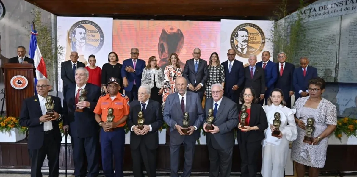 Ateneo Amantes de la Luz honra a 8 personalidades y a una institución con Premio Peña y Reinoso 2026