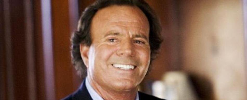 Abogados dicen Julio Iglesias ha sufrido un "linchamiento público"