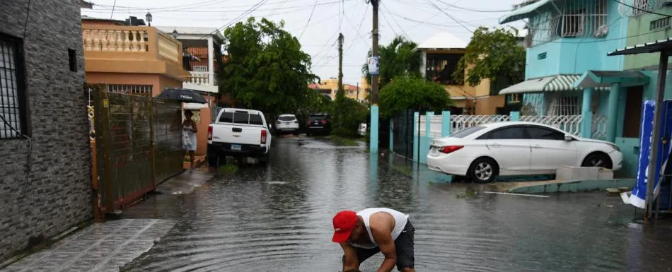 Vaguada sigue provocando aguaceros este sábado