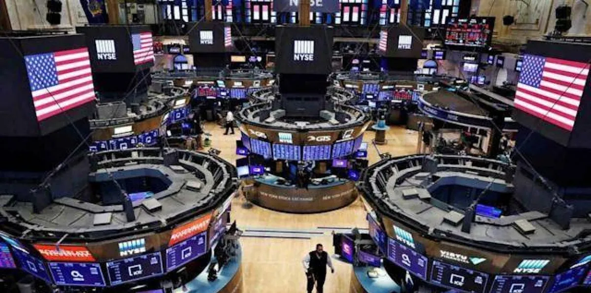 Wall Street abre mixto: petróleo de Texas sobrepasa los 85 dólares en medio de tensiones internacionales