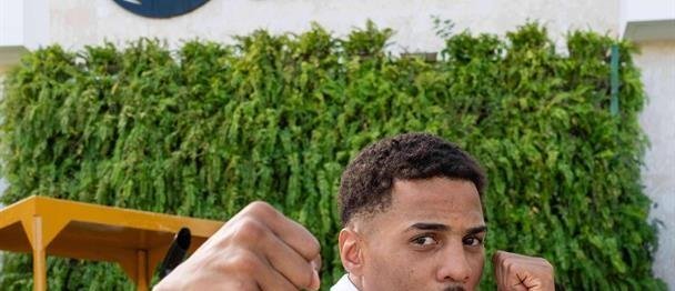 Grupo Puntacana respalda al boxeador olímpico Junior Alcántara