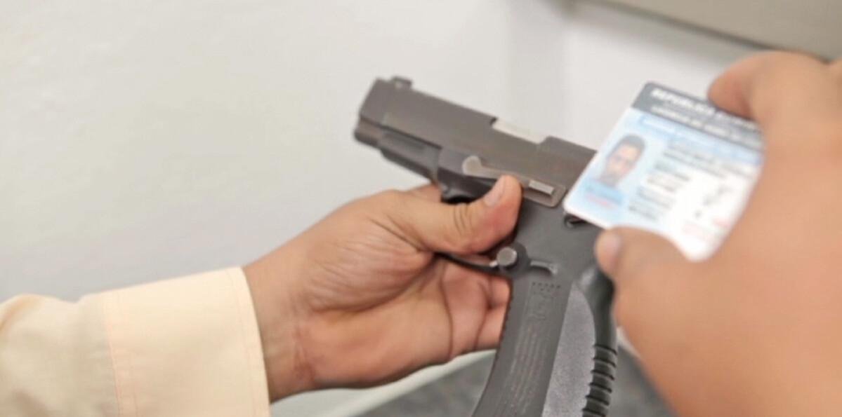 Tribunal Constitucional niega porte vitalicio de armas a defensores públicos