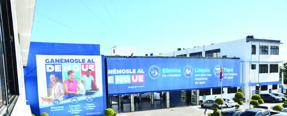 Salud dispone cierre definitivo de centro de estética en Santiago